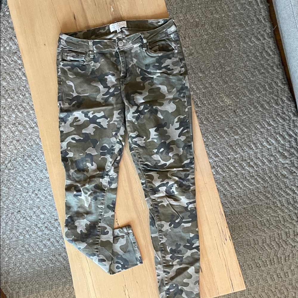Kendall & Kylie Olive Camouflage Pants